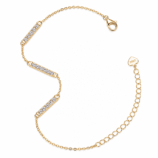 Gros plan sur les maillons en moissanite du bracelet GLAMAVERA Halvane plaqué or