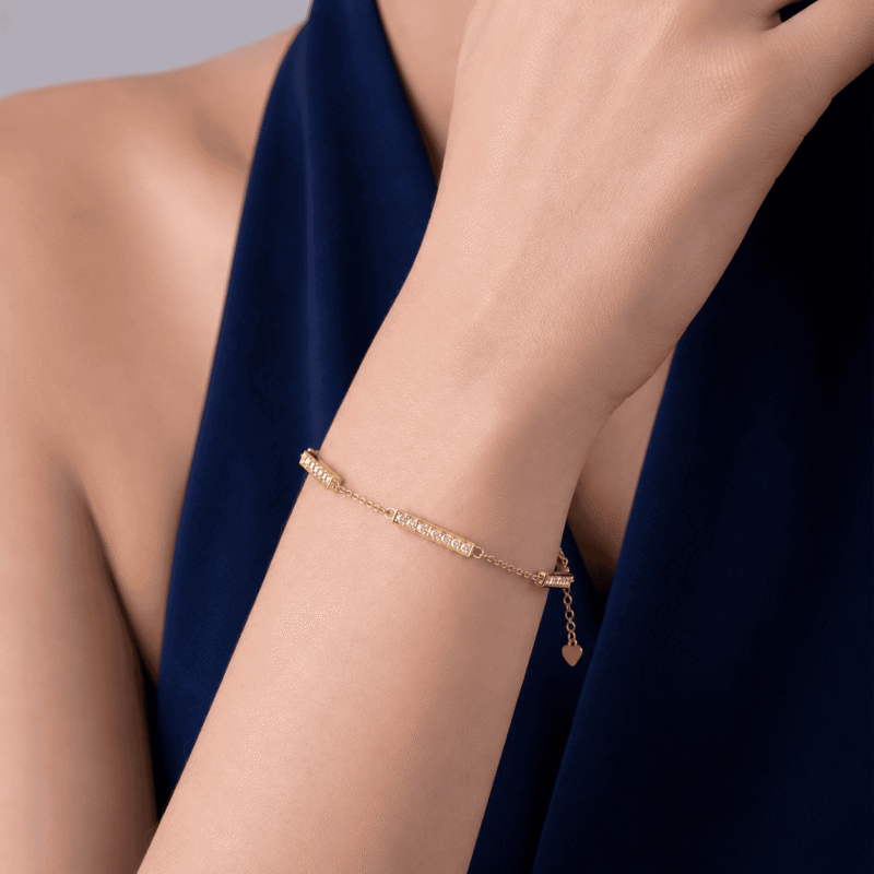 Bracelet GLAMAVERA « Halvane » à maillons, en argent sterling 925 plaqué or 14 carats, porté au poignet