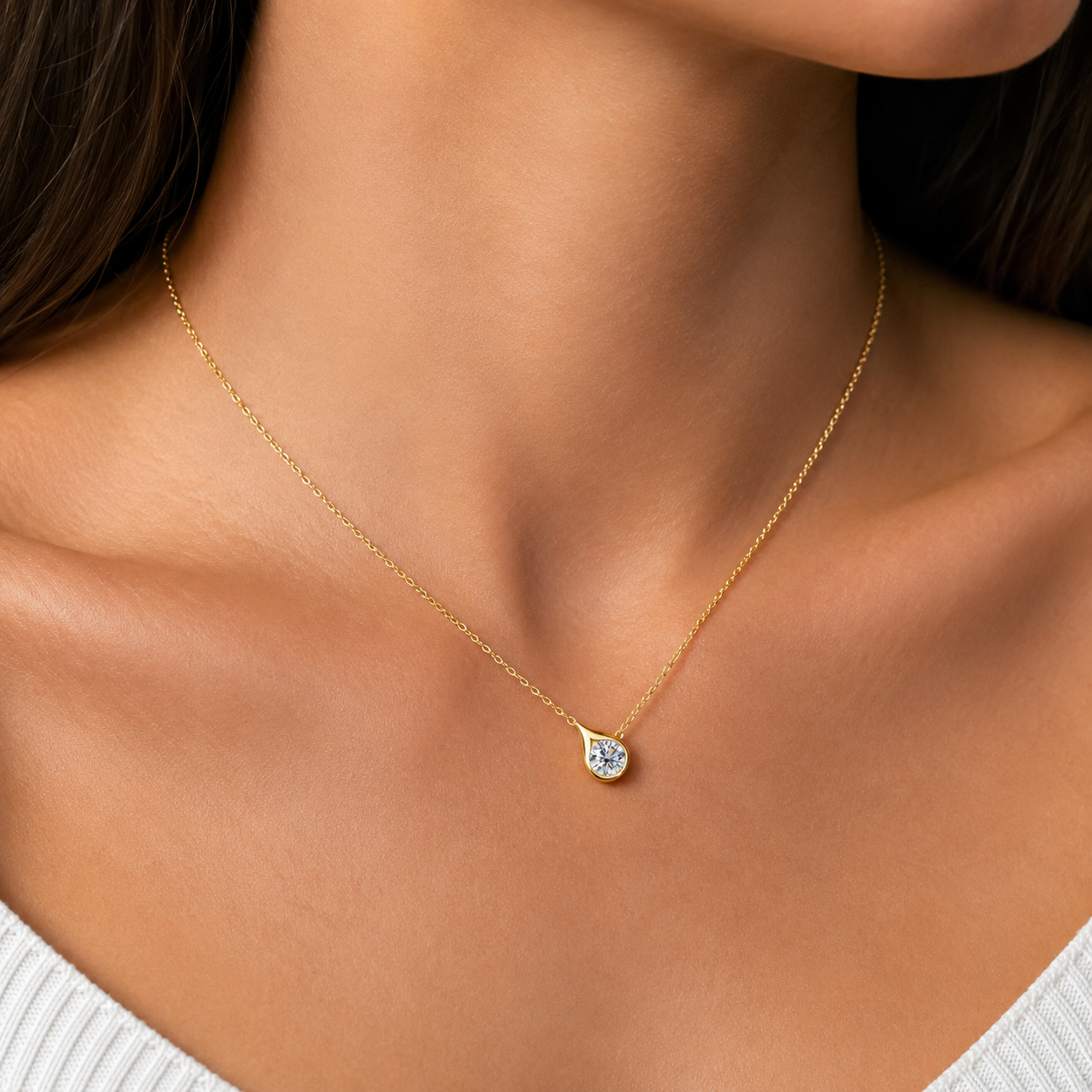 Velrose luxury moissanite droplet necklace in gold worn by model